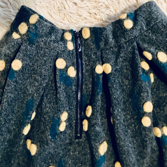 1950s-Style Charcoal Gray Felted Circle Skirt with Yellow and Green Woven Print - Picture 3 of 5